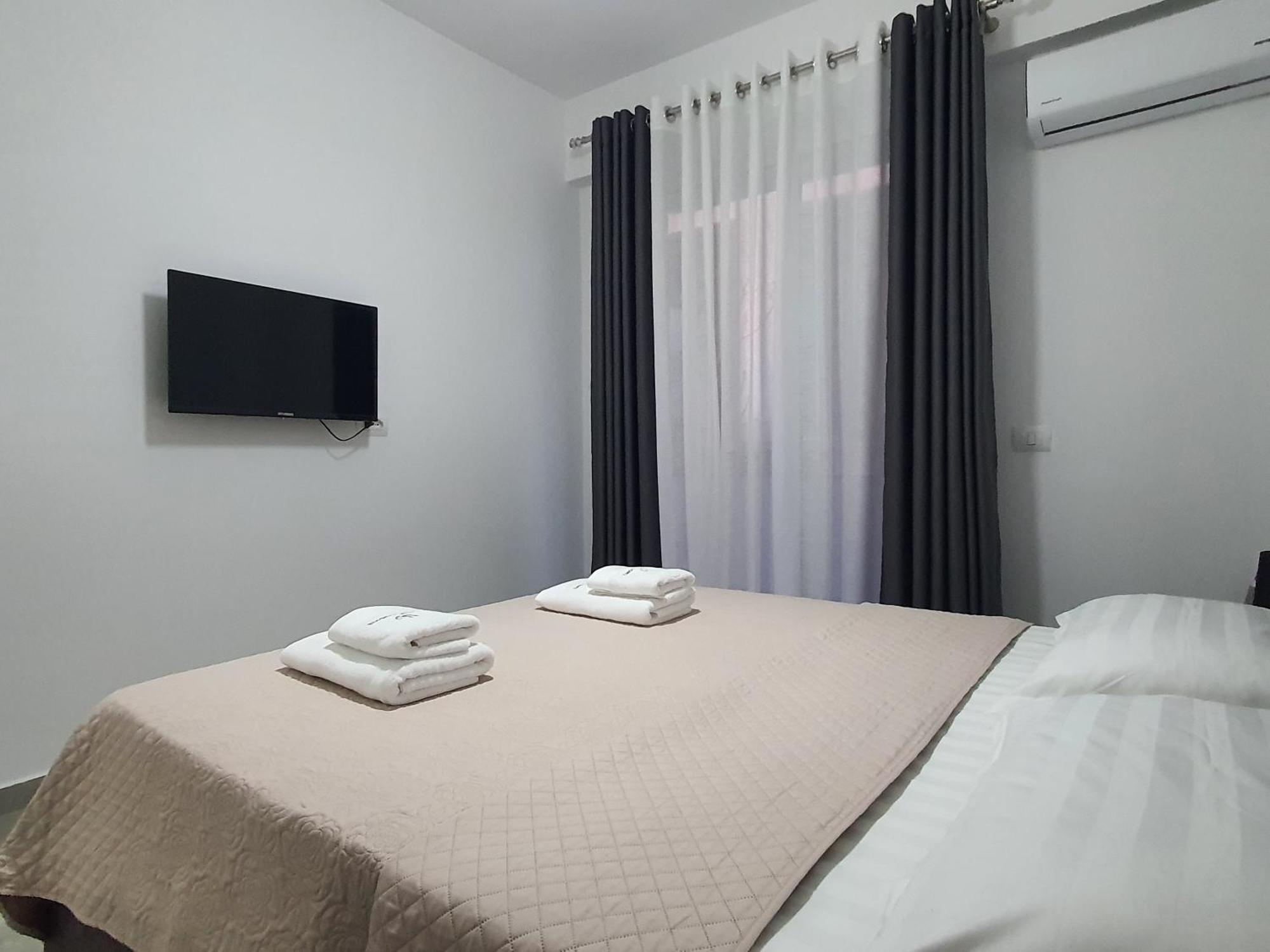 Flore Rooms Sarandë 객실 사진