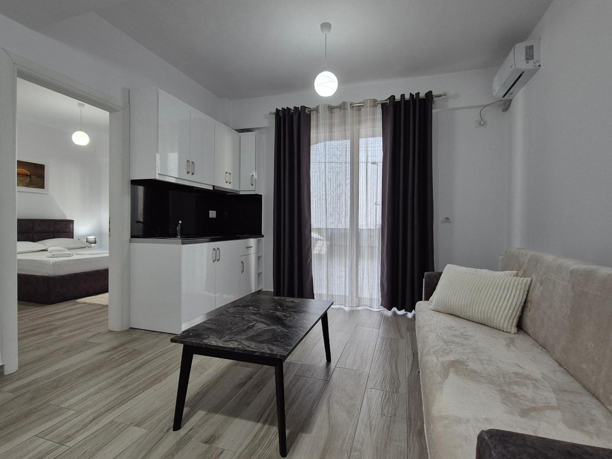 Flore Rooms Sarandë 외부 사진