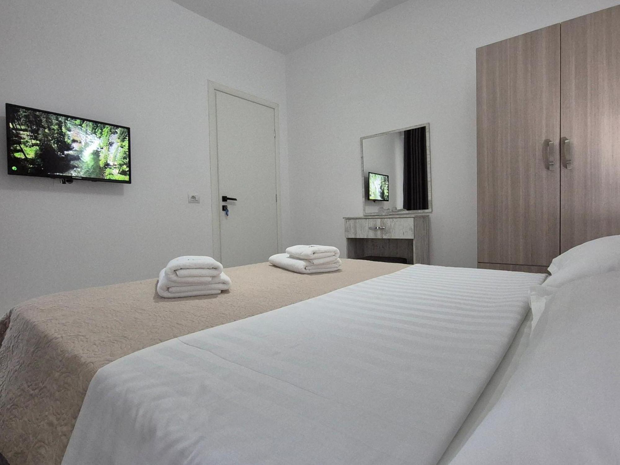 Flore Rooms Sarandë 외부 사진