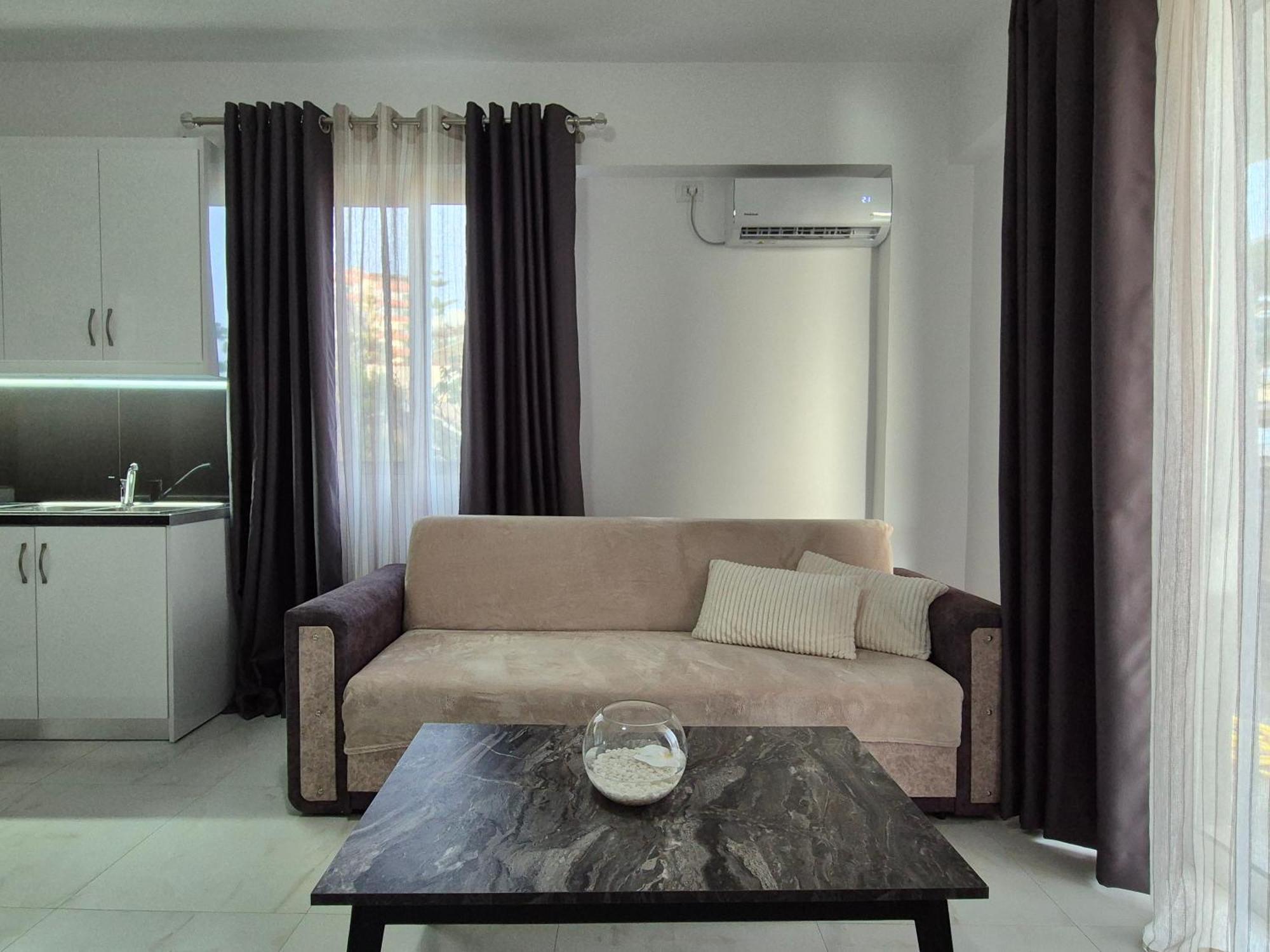 Flore Rooms Sarandë 외부 사진